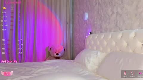 Snapshot of lilliasweety chatting on 03/12/25, 12:26 Lara Angel online show from 03/12/25, 12:26