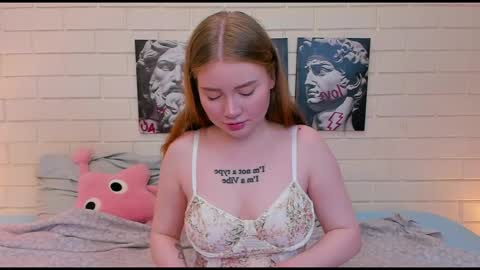 Snapshot of lillie_berry chatting on 10/17/25, 04:59 lillie_berry online show from 10/17/25, 04:59