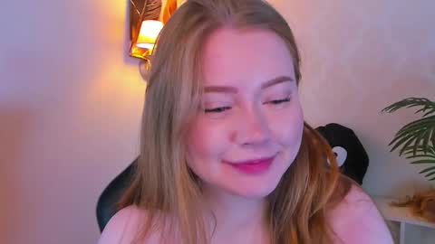 Snapshot of lillie_berry chatting on 10/23/25, 05:07 lillie_berry online show from 10/23/25, 05:07