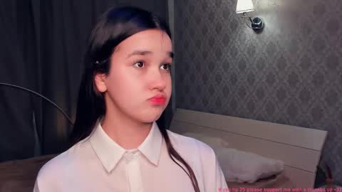 Celina Lillie online show from 12/18/25, 09:21