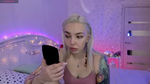 LilliMoore online show from 09/18/25, 11:40