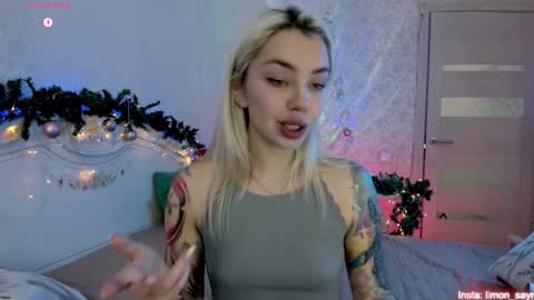 LilliMoore online show from 12/14/25, 01:55