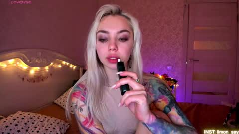 Snapshot of lillimooore chatting on 04/29/26, 12:48 LilliMoore online show from 04/29/26, 12:48