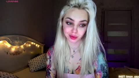 Snapshot of lillimooore chatting on 05/30/26, 11:24 LilliMoore online show from 05/30/26, 11:24