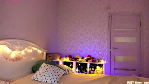 Snapshot of lillimooore chatting on 06/01/26, 11:50 LilliMoore online show from 06/01/26, 11:50