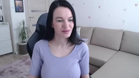lilliyves online show from 04/27/26, 09:51