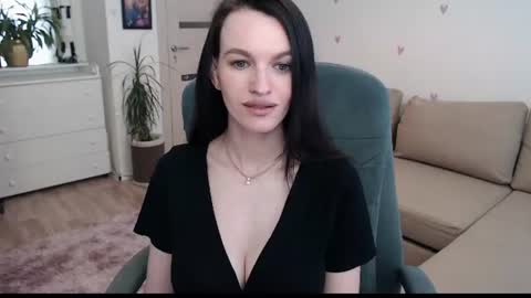 Snapshot of lilliyves chatting on 07/05/26, 04:47 lilliyves online show from 07/05/26, 04:47