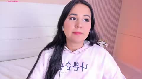 Snapshot of lilly_2809_ chatting on 07/12/26, 03:52 Lizeth follow me in my igimlilycute 3 online show from 07/12/26, 03:52