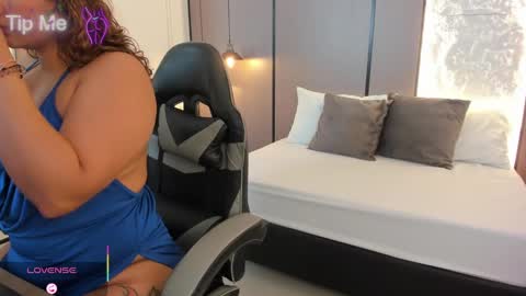 L I L L Y online show from 10/06/25, 12:35