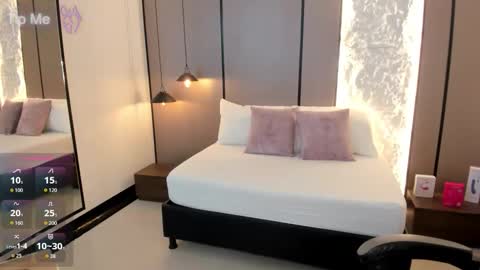 L I L L Y online show from 02/17/26, 12:23