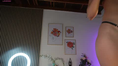 Snapshot of lilly_dollss chatting on 05/01/26, 01:05 Sofia online show from 05/01/26, 01:05