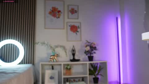 Snapshot of lilly_dollss chatting on 05/17/26, 01:29 Sofia online show from 05/17/26, 01:29