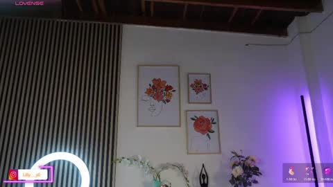 Snapshot of lilly_dollss chatting on 05/21/26, 01:29 Sofia online show from 05/21/26, 01:29