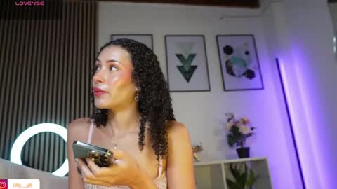 Snapshot of lilly_dollss chatting on 06/09/26, 01:23 Sofia online show from 06/09/26, 01:23