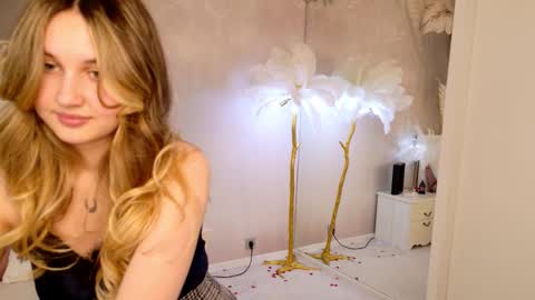 Lilly online show from 03/28/26, 01:00