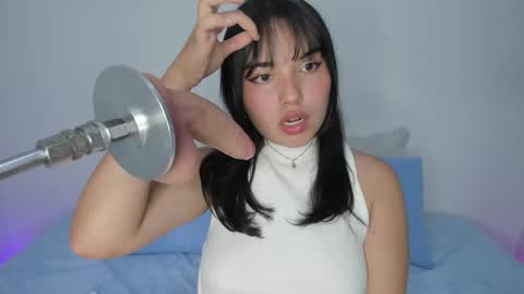 Snapshot of lilly_kinky chatting on 01/31/25, 02:48 Lilly  online show from 01/31/25, 02:48