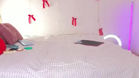 lilly_lux online show from 04/11/26, 01:15