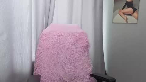 LillyFan X online show from 04/11/26, 07:45