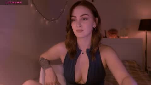 LillyFarey online show from 09/25/25, 04:32