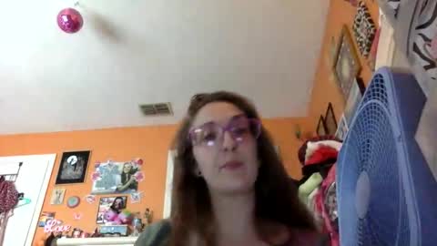 hi guys im back on here 3 online show from 04/29/26, 08:59