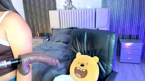 Lilly Ortiz online show from 09/11/25, 07:58