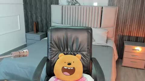 Lilly Ortiz online show from 03/16/26, 07:40