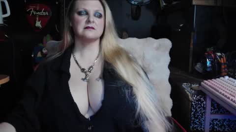 Lillyth Eden online show from 12/18/25, 06:41