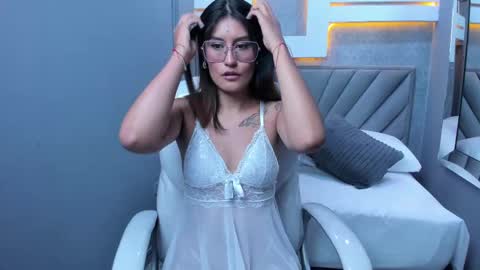 Lilly  online show from 09/30/25, 04:39
