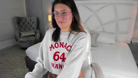 Lilly  online show from 10/15/25, 04:23