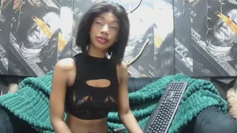 Snapshot of lilmissbaddiexxx chatting on 07/17/26, 07:19 lilmissbaddiexxx online show from 07/17/26, 07:19