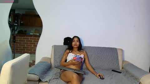 Snapshot of lilookailani chatting on 10/07/25, 12:41 vanessa online show from 10/07/25, 12:41