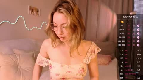 Snapshot of lilosims chatting on 10/28/25, 03:32 Lilo online show from 10/28/25, 03:32