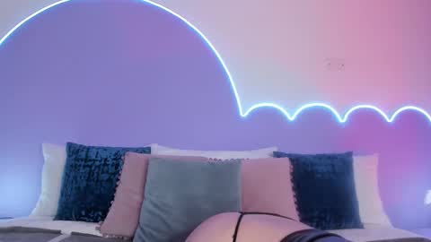 Snapshot of lilou_albrecht chatting on 02/12/25, 11:51 Lilou online show from 02/12/25, 11:51