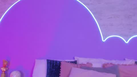 Snapshot of lilou_albrecht chatting on 10/15/25, 11:54 Lilou online show from 10/15/25, 11:54