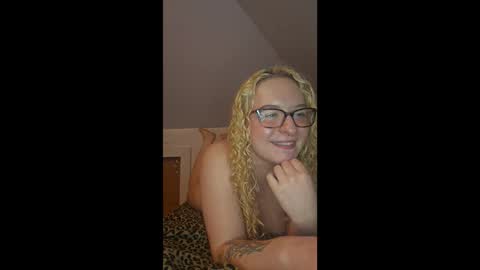 LilPies  online show from 02/25/26, 07:45