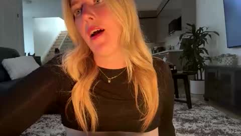 Ava online show from 04/27/26, 01:53