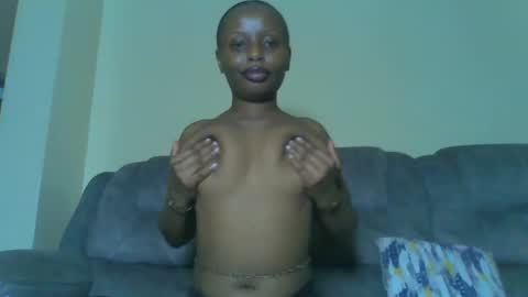 Snapshot of lilpretty16 chatting on 06/13/26, 03:54 lilpretty16 online show from 06/13/26, 03:54