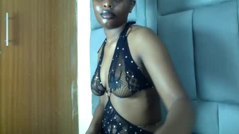 Snapshot of lilpretty16 chatting on 07/01/26, 02:40 lilpretty16 online show from 07/01/26, 02:40