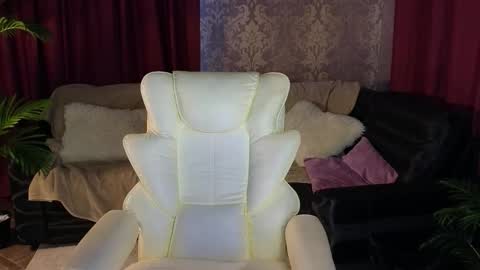 Lilu online show from 10/14/25, 06:25