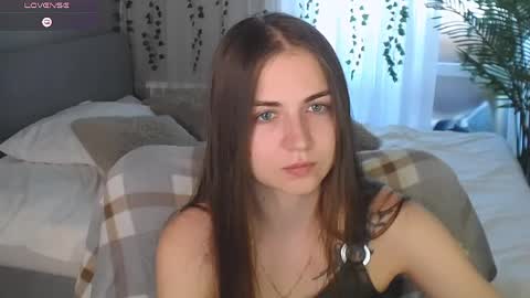 Snapshot of lilu__moon chatting on 06/05/26, 06:52 lilu__moon online show from 06/05/26, 06:52