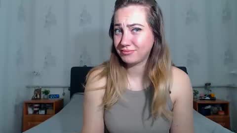 Snapshot of lilu_cute25 chatting on 05/04/26, 09:27 lilu_cute25 online show from 05/04/26, 09:27