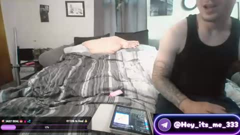Snapshot of lilvioletxxx chatting on 06/11/26, 10:19 Little Violet online show from 06/11/26, 10:19