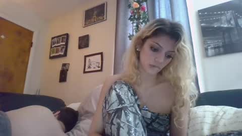 Little Violet online show from 07/12/26, 08:33