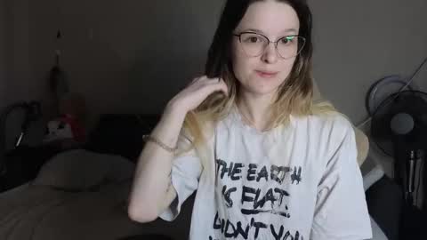 Snapshot of lily_and_jake chatting on 11/21/25, 07:07 lily_and_jake online show from 11/21/25, 07:07