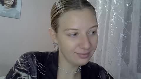 lily_ember online show from 10/04/25, 07:23