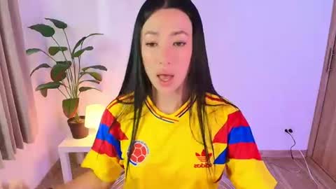 Snapshot of lily_evans_ chatting on 06/17/26, 09:16 just lily online show from 06/17/26, 09:16