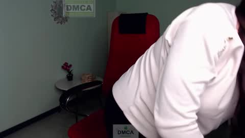 Lily online show from 02/11/25, 08:26