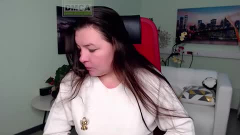 Lily online show from 11/18/25, 04:39