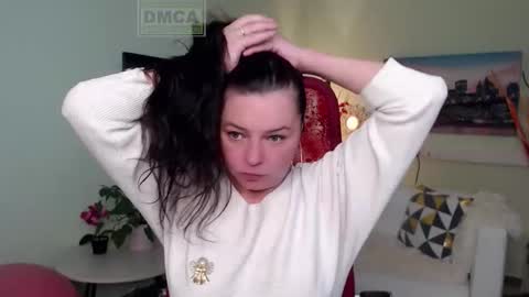 Lily online show from 11/21/25, 04:44