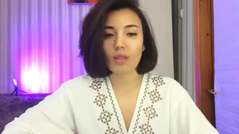 Lily online show from 10/05/25, 12:36